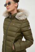 Пухова куртка Tommy Jeans жіноча колір зелений зимова (3499742)