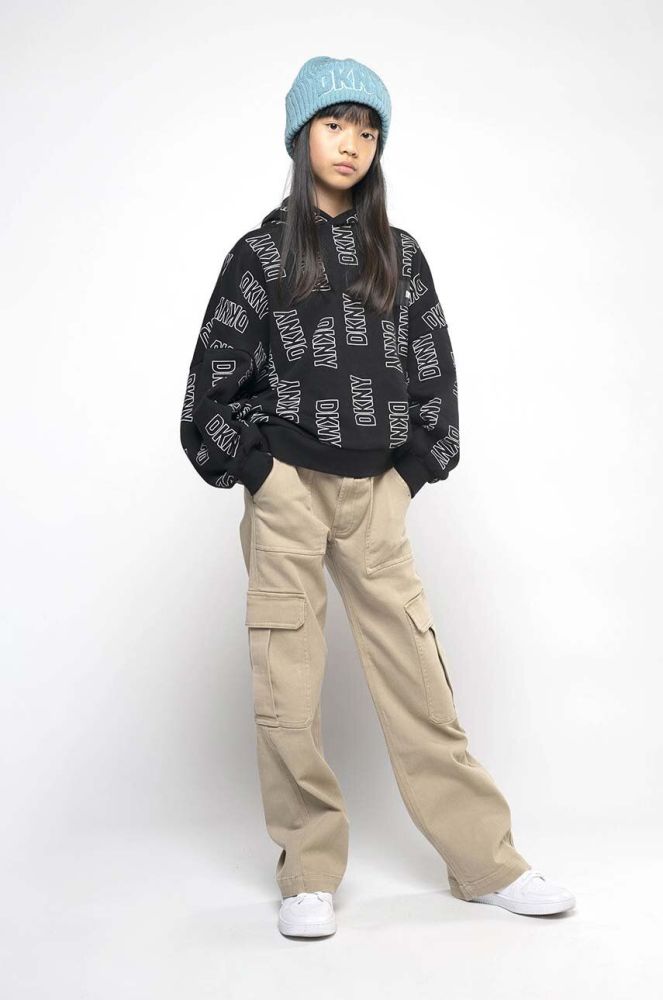Дитяча бавовняна кофта Dkny колір чорний з капюшоном візерунок (3445451)