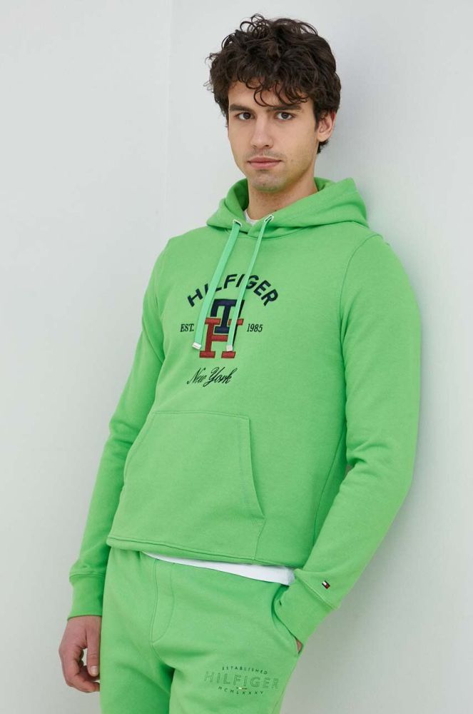 Бавовняна кофта Tommy Hilfiger чоловіча колір зелений з капюшоном з аплікацією (3061218)
