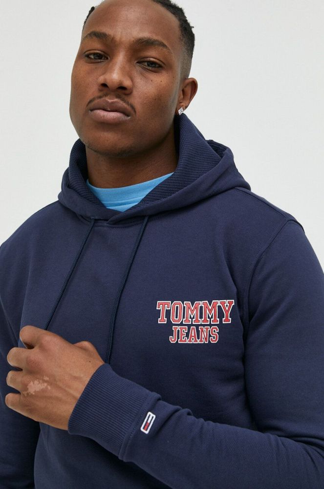 Бавовняна кофта Tommy Jeans чоловіча колір синій з капюшоном з принтом (2979540)